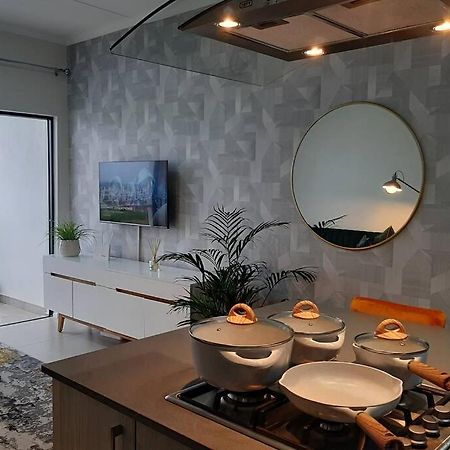 Mikeys Place On New: 2Bed2Bath No.1 With Free Wifinetflix ミッドラント エクステリア 写真